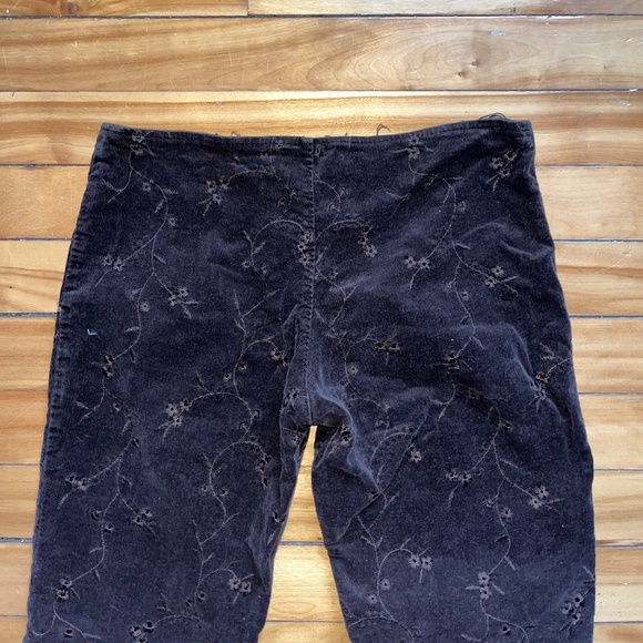 Low waisted embroidered pants - Picture 3 of 3